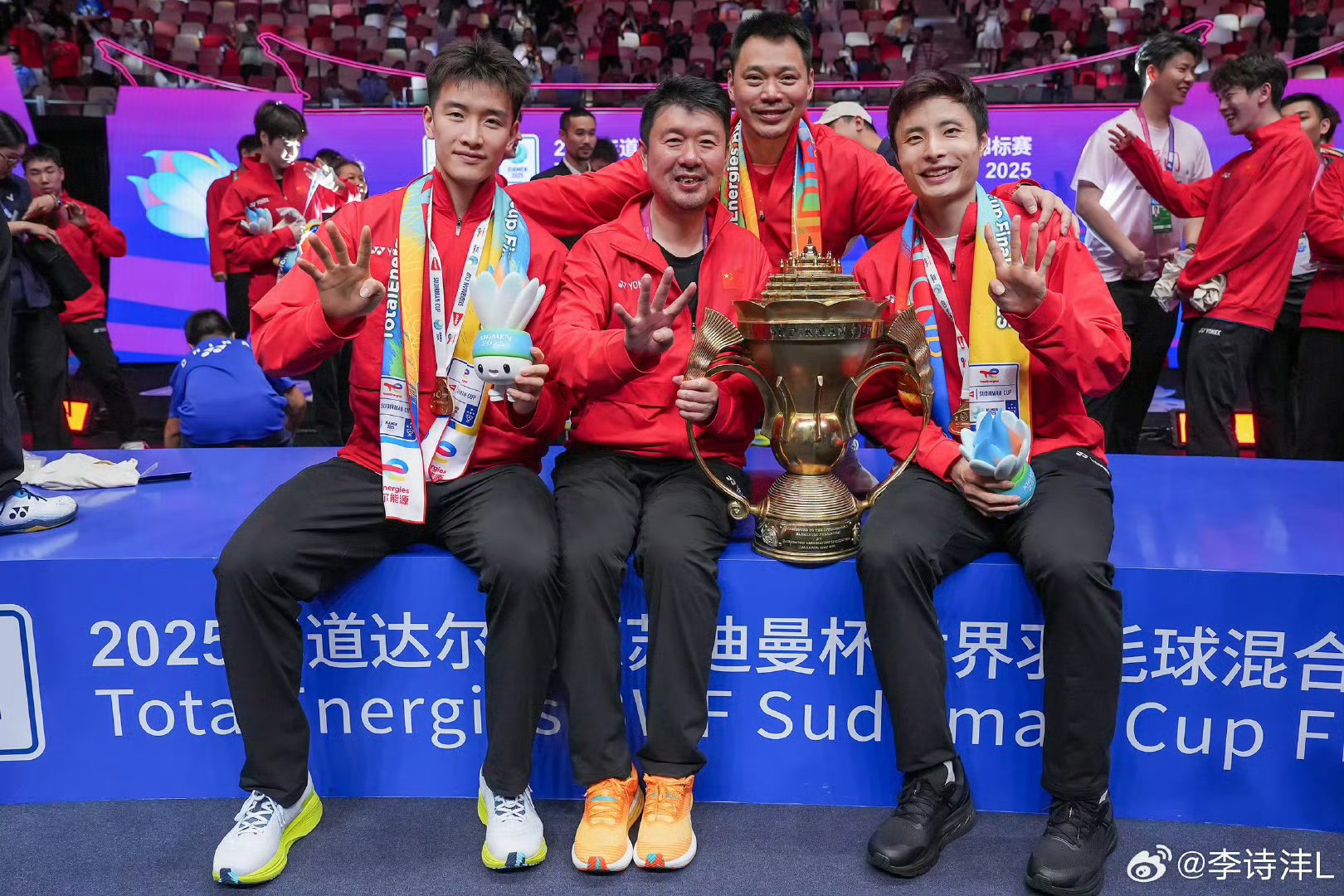 印度队碾压德国队,石宇奇统治全场 印度队碾压德国队,石宇奇统治全场