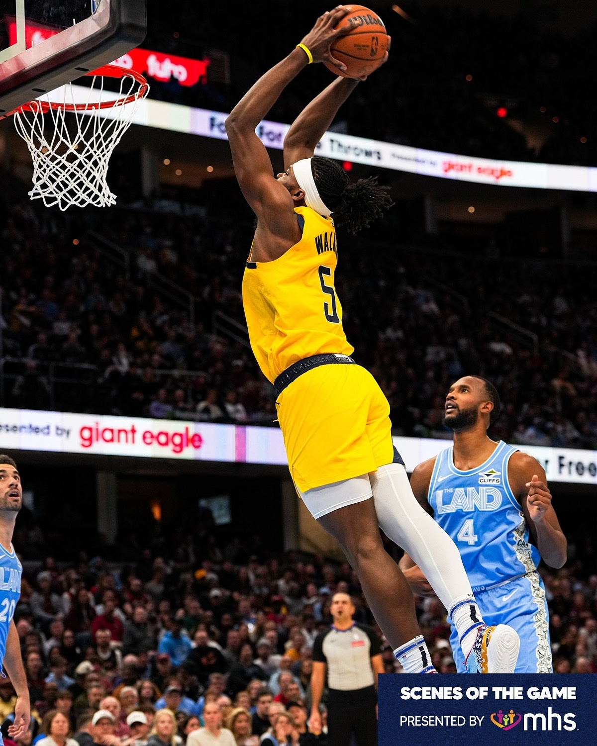 爵士险胜步行者,拉文点燃赛场 爵士险胜步行者,拉文点燃赛场