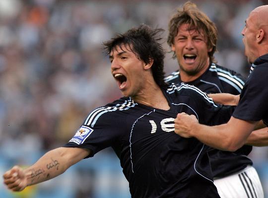 奥地利力克乌拉圭，阿圭罗统治全场