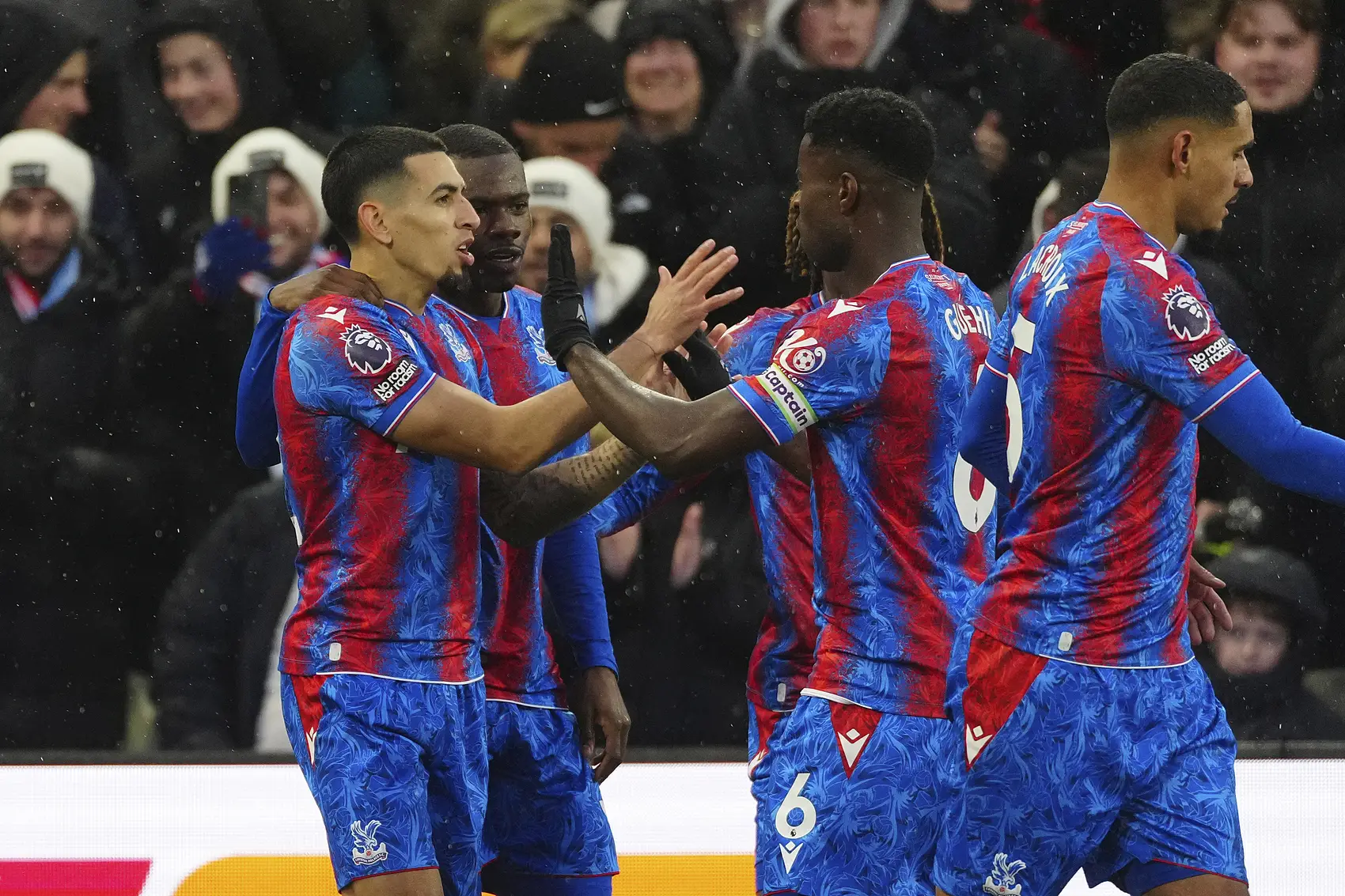 德国队轻取英格兰队，马龙统治全场