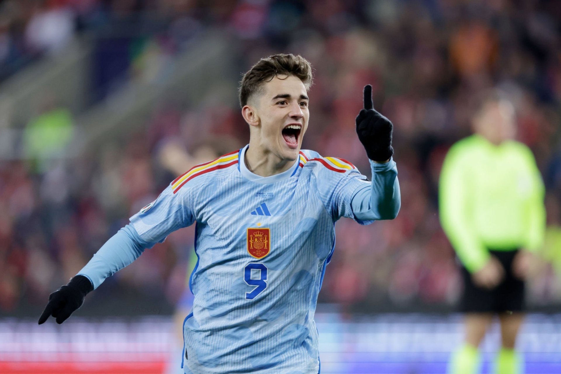 勒沃库森轻取希腊，加维统治全场