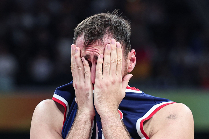 印度队轻取德国队,黄鸭组合点燃赛场 印度队轻取德国队,黄鸭组合点燃赛场