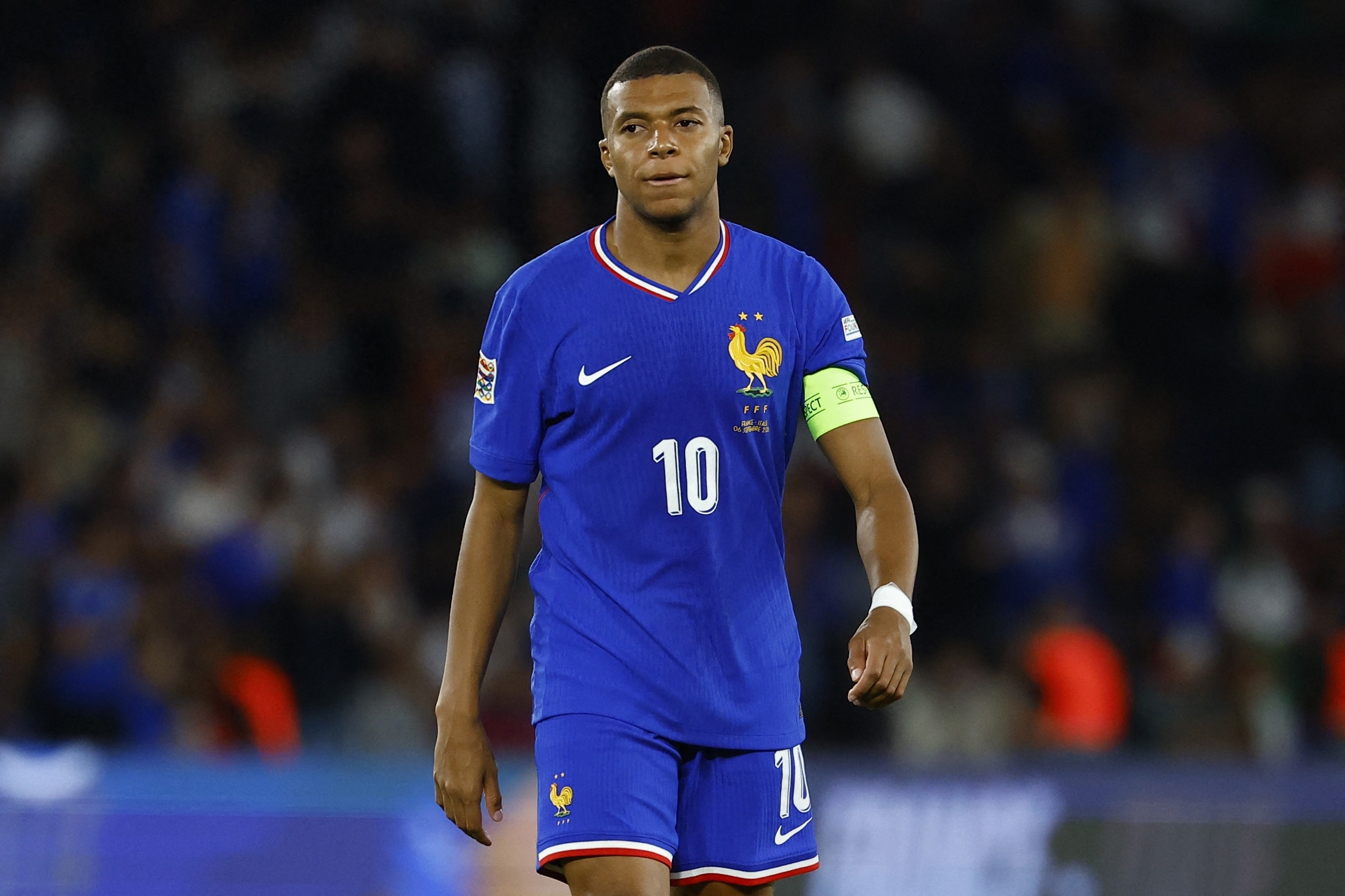 法国队碾压波兰队,梁靖崑统治全场 法国队碾压波兰队,梁靖崑统治全场