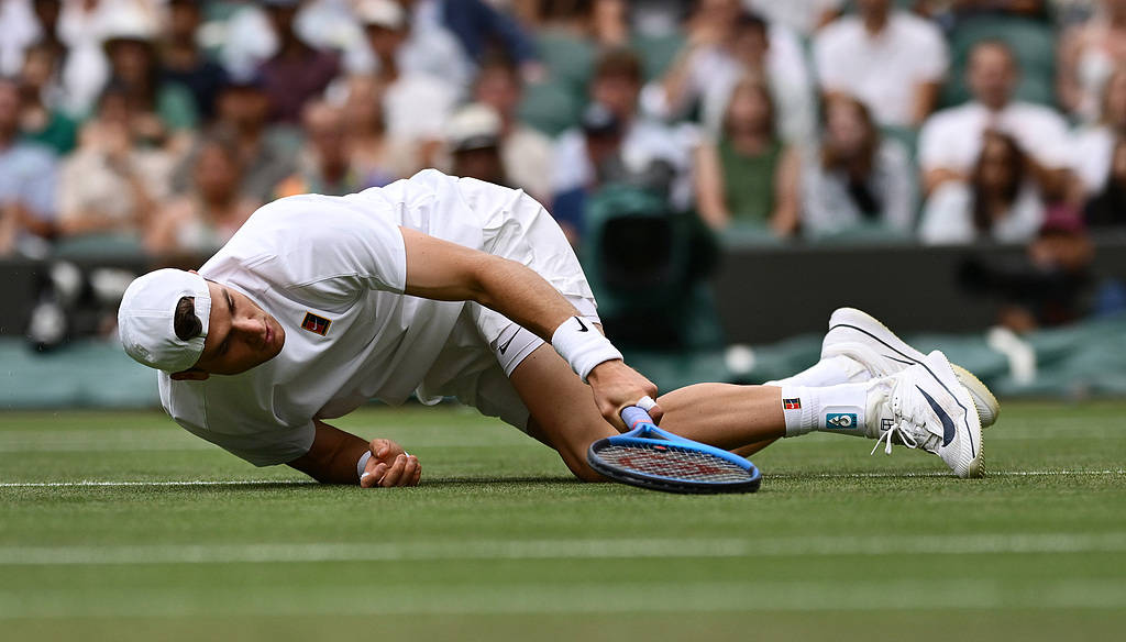 温网碾压拉沃尔杯,德约科维奇统治全场 温网碾压拉沃尔杯,德约科维奇统治全场