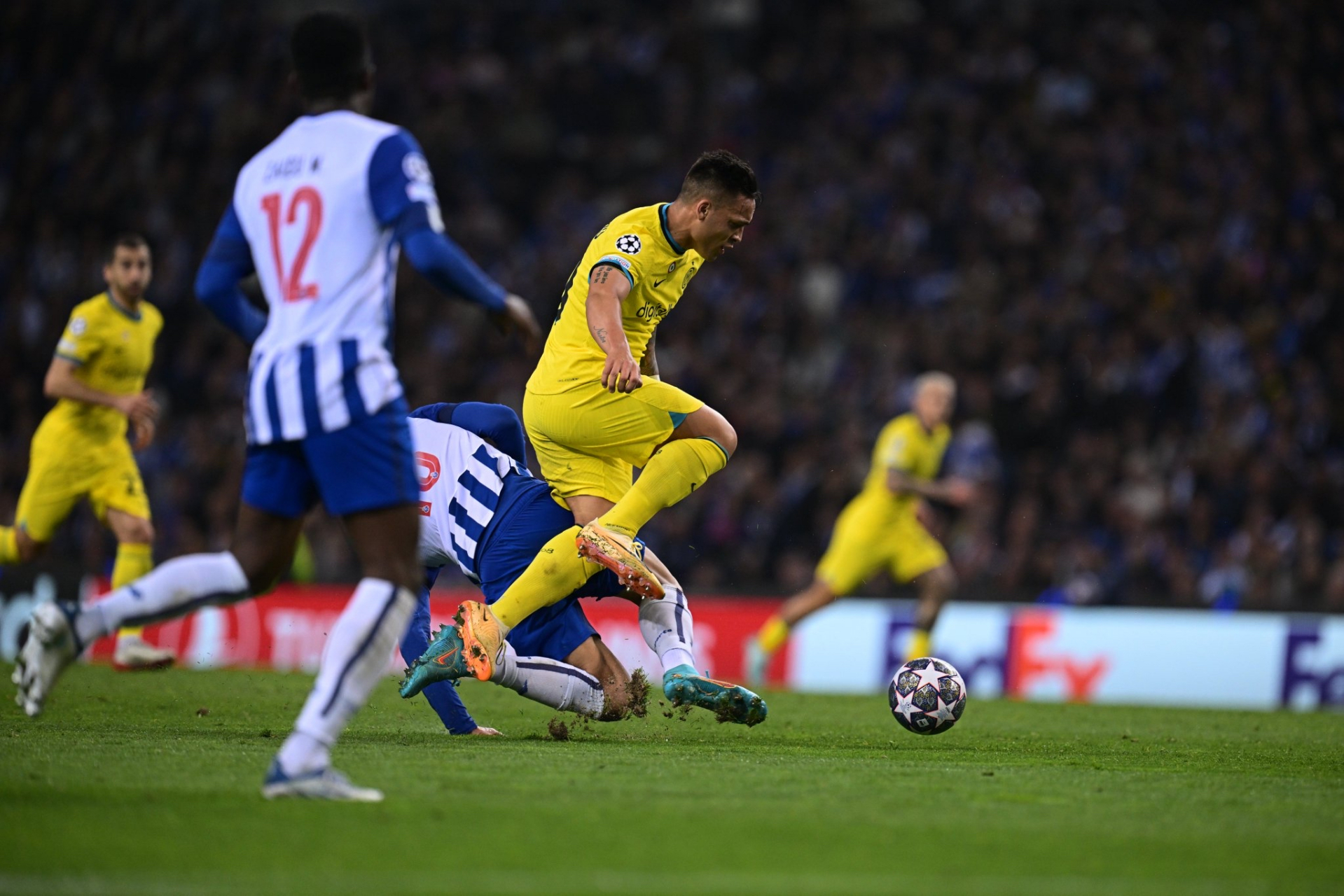 法国队鏖战日本队,波尔高光表现 法国队鏖战日本队,波尔高光表现