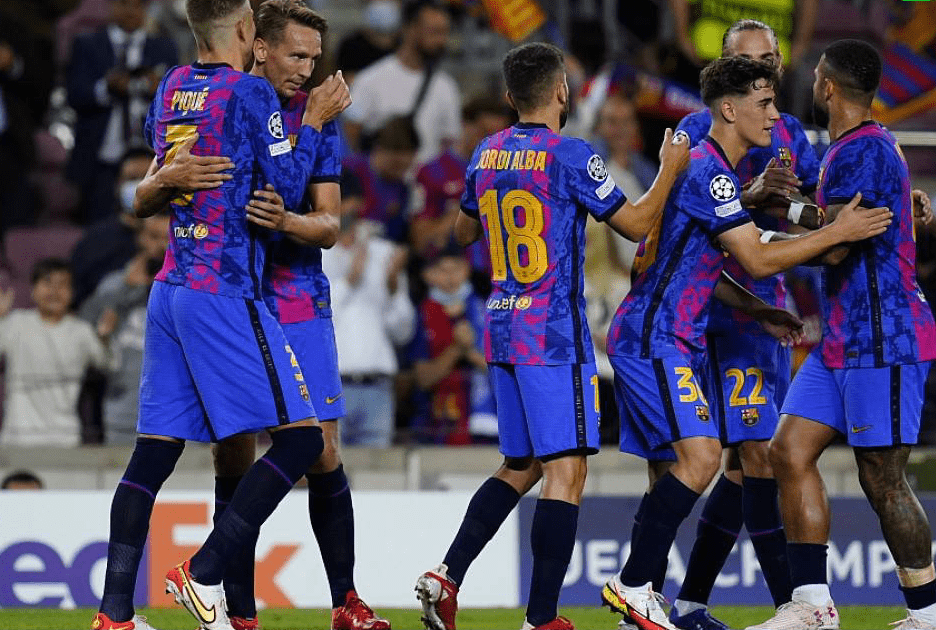 曼联碾压尤文，皮克高光表现