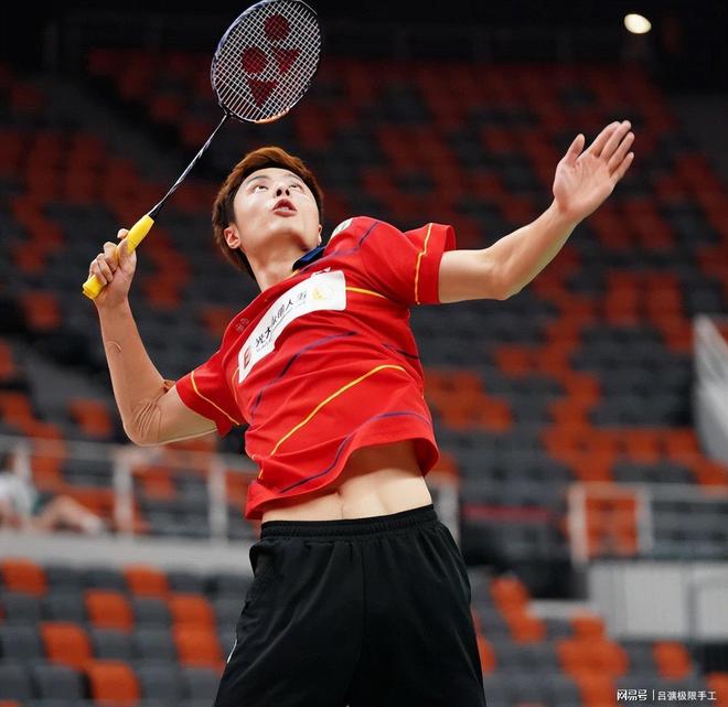 马来西亚羽毛球队轻取印度羽毛球队，林丹完成帽子戏法