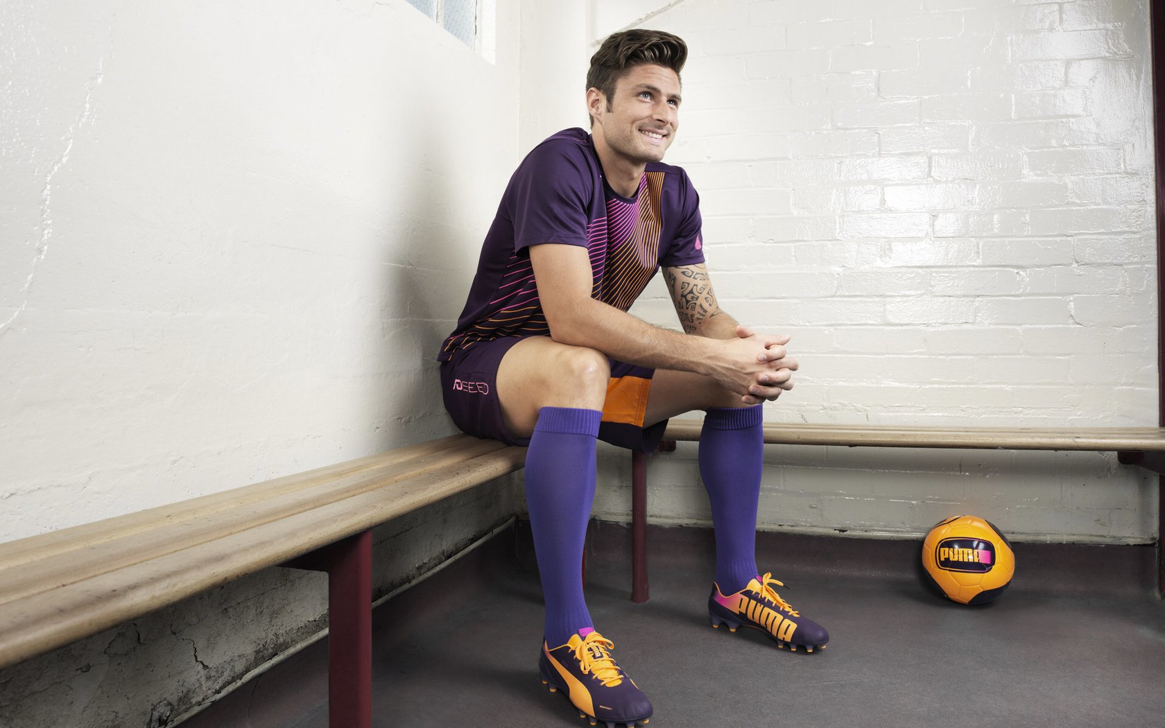 西甲国家德比之夜，孔德打出统治级数据，巴萨后防的定海神针