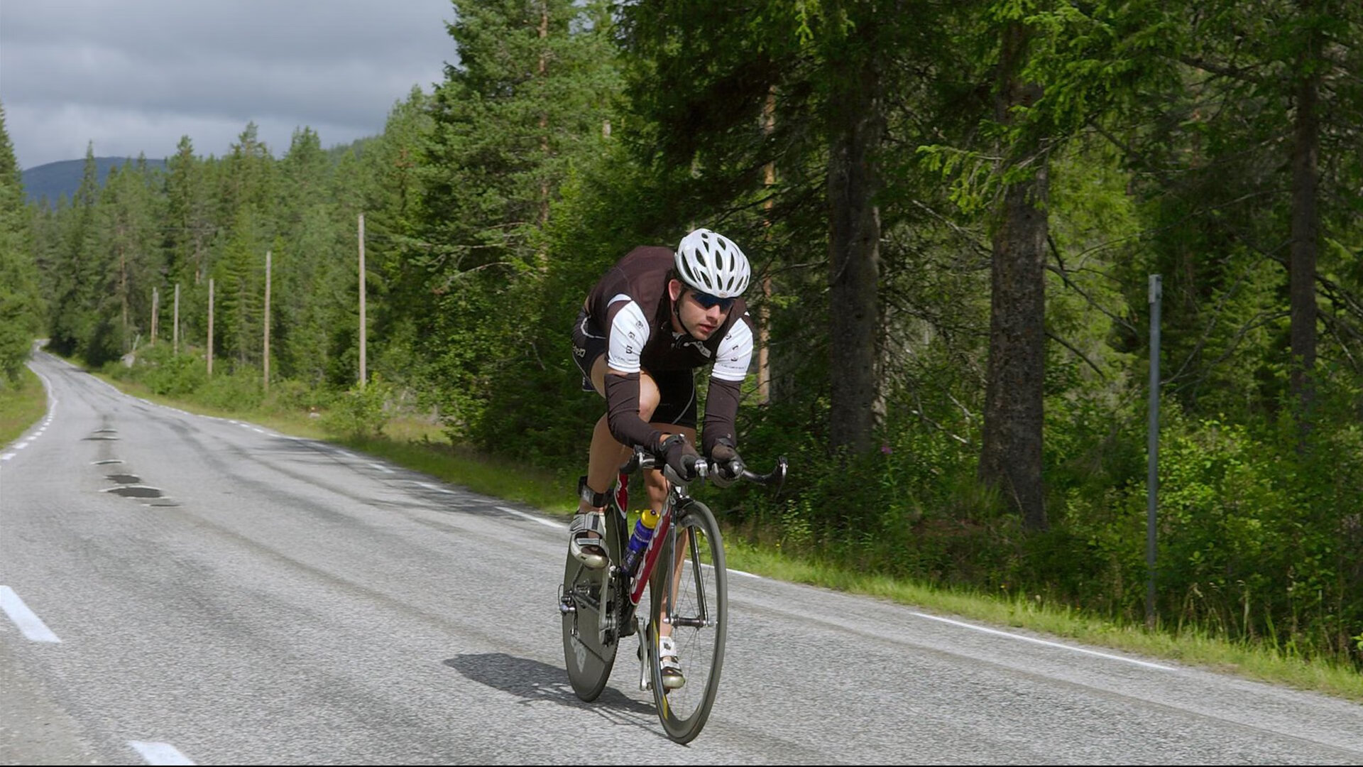 突尼斯爆冷毕尔巴鄂，坎特带队取胜，战术纪律如何击溃传统强队？